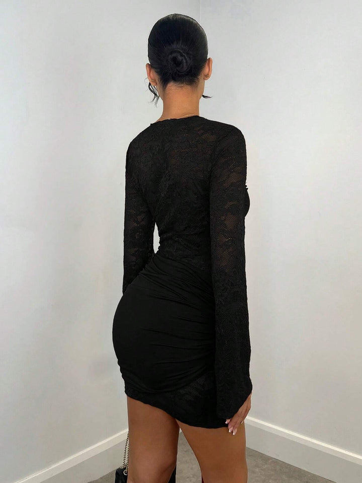 Sabrina™ | Rüschendes Spitzen-Minikleid