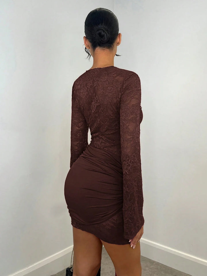 Sabrina™ | Rüschendes Spitzen-Minikleid