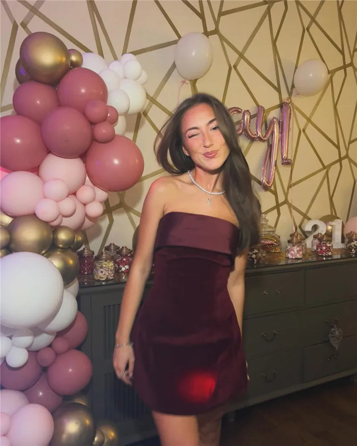 Feminova™ | Off-Shoulder Mini-Kleid