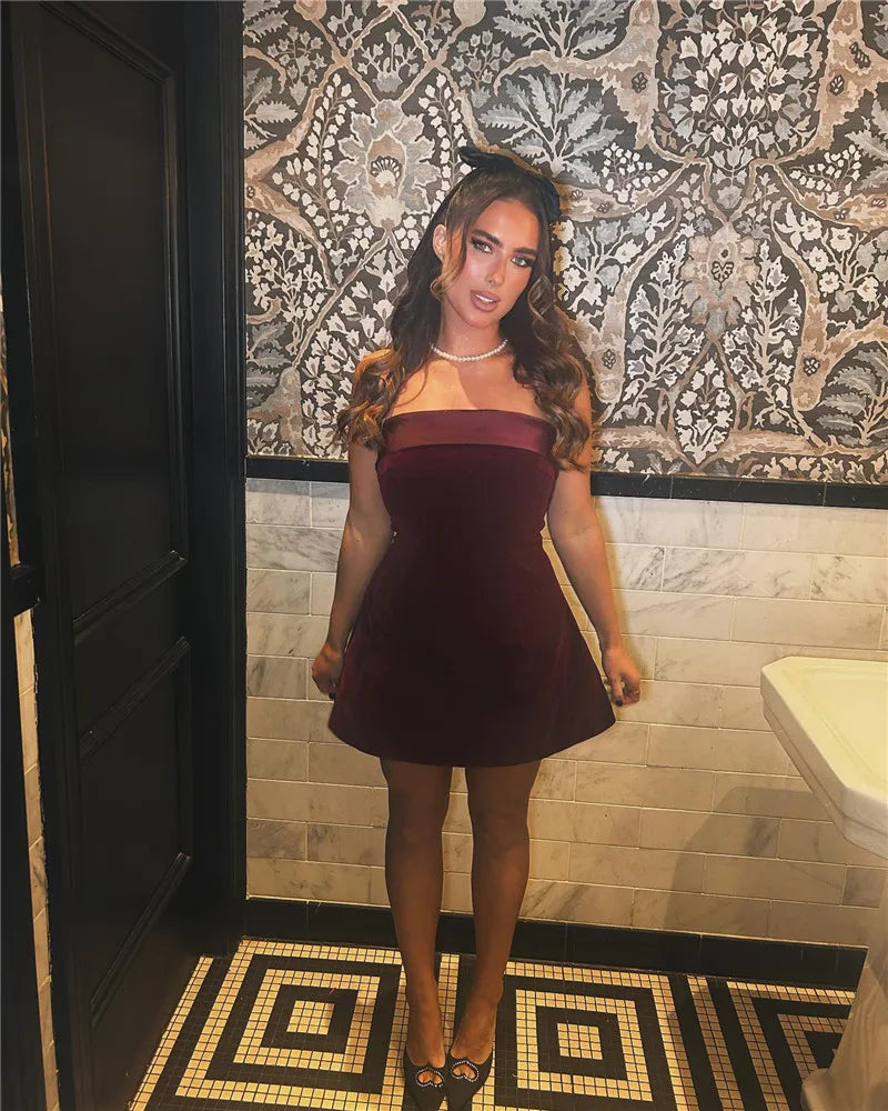 Feminova™ | Off-Shoulder Mini-Kleid