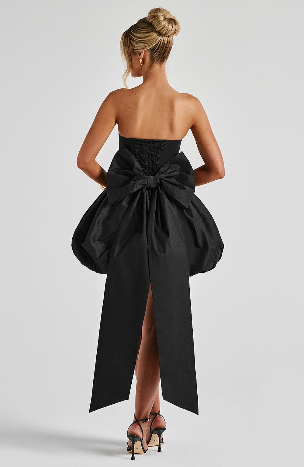 Nerina™ | Bogen-Rücken Bubble Mini Kleid