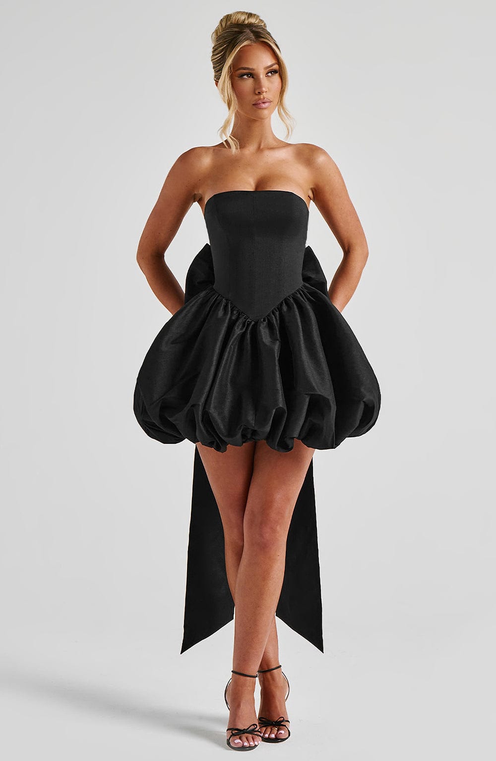 Nerina™ | Bogen-Rücken Bubble Mini Kleid